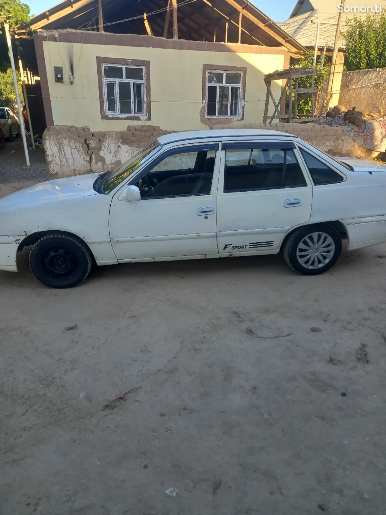 Daewoo Nexia 1995 · 1.6 MT