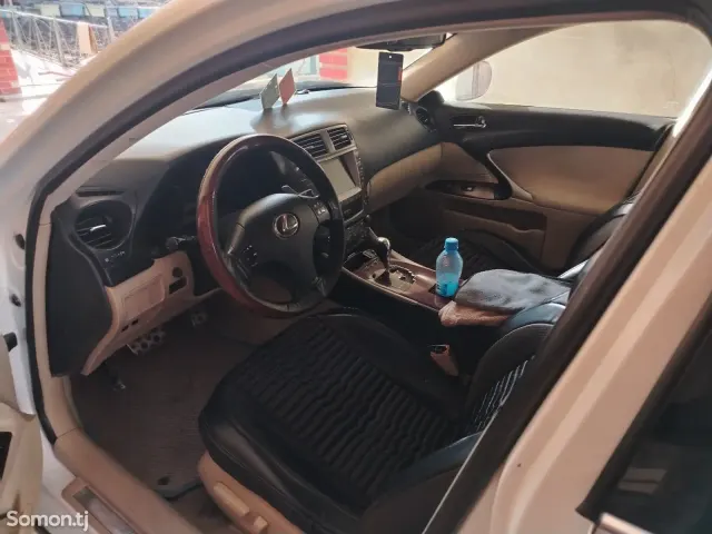 Lexus IS series 2008 · 2.5 AT