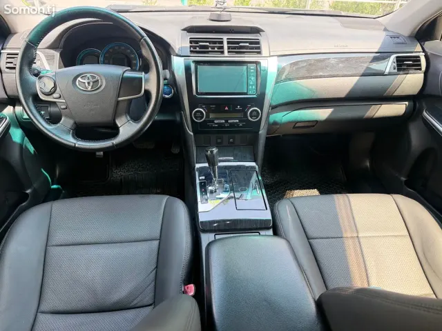 Toyota Camry 2014 · 2.5 AT