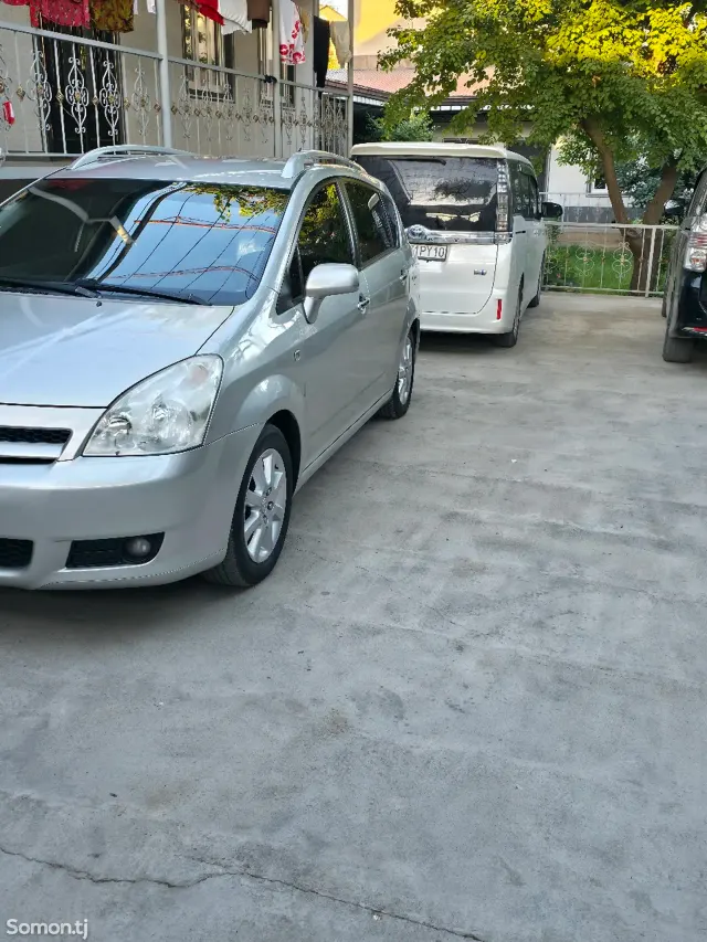 Toyota Verso 2006 · 1.8 MT