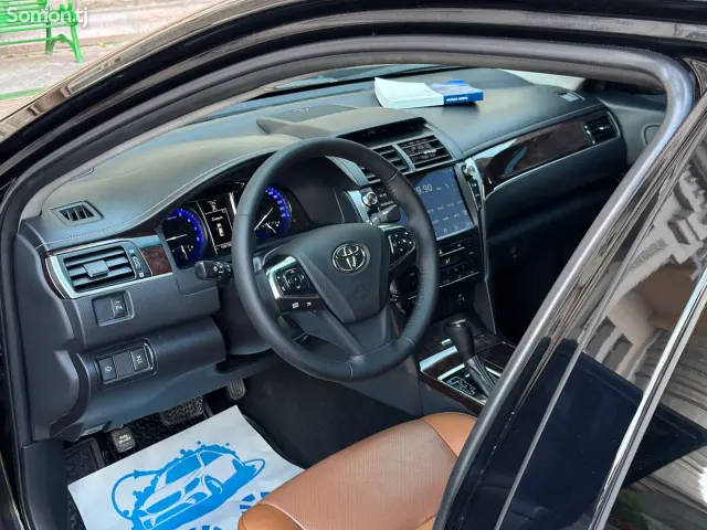 Toyota Camry 2017 · 2.5 AT