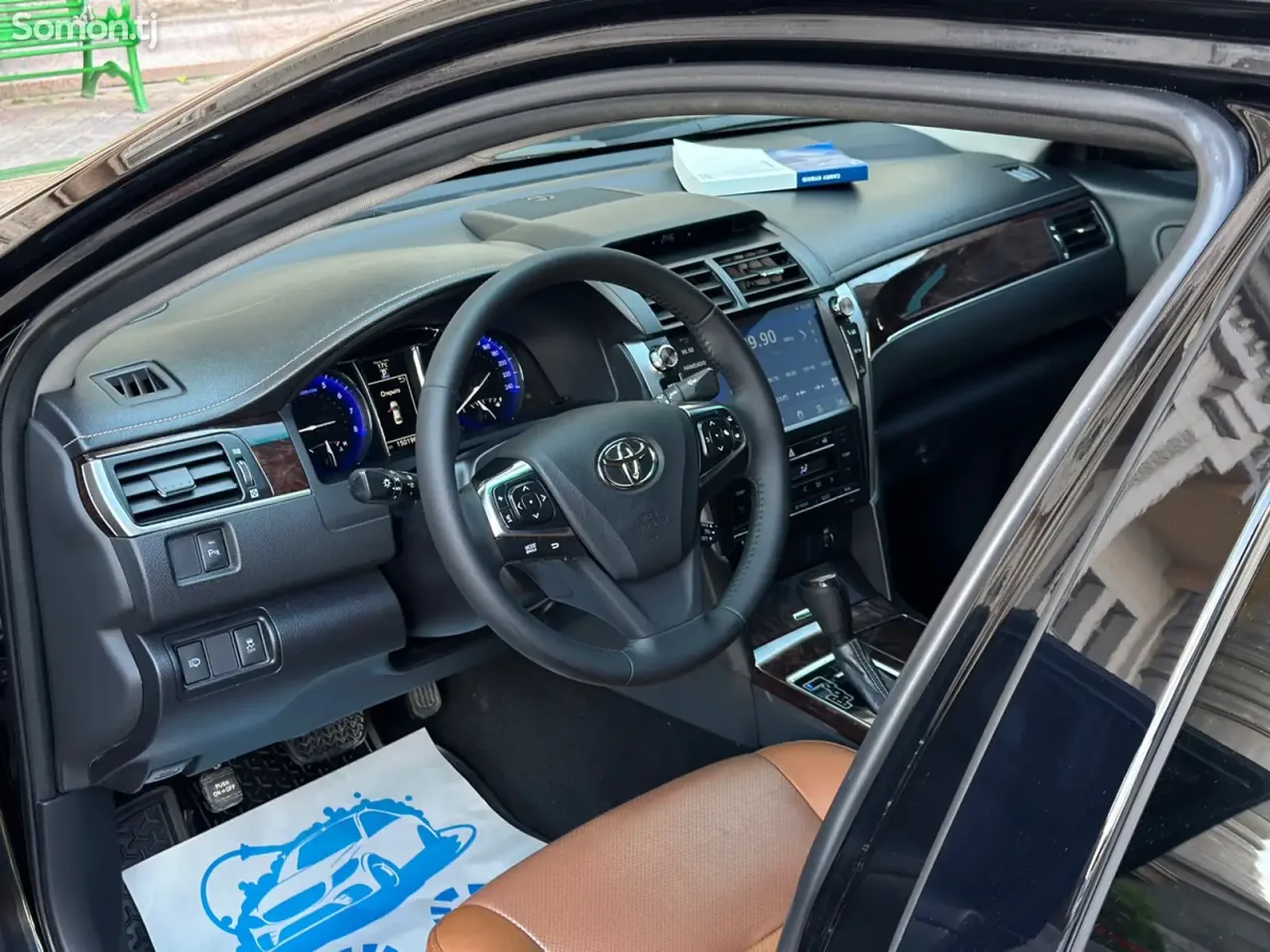 Toyota Camry 2017 · 2.5 AT