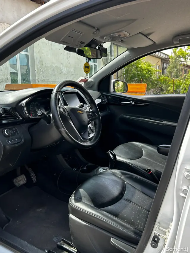 Chevrolet Spark 2016 · 1.3 AT