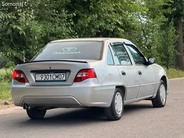 Daewoo Nexia 1995 · 1.6 MT