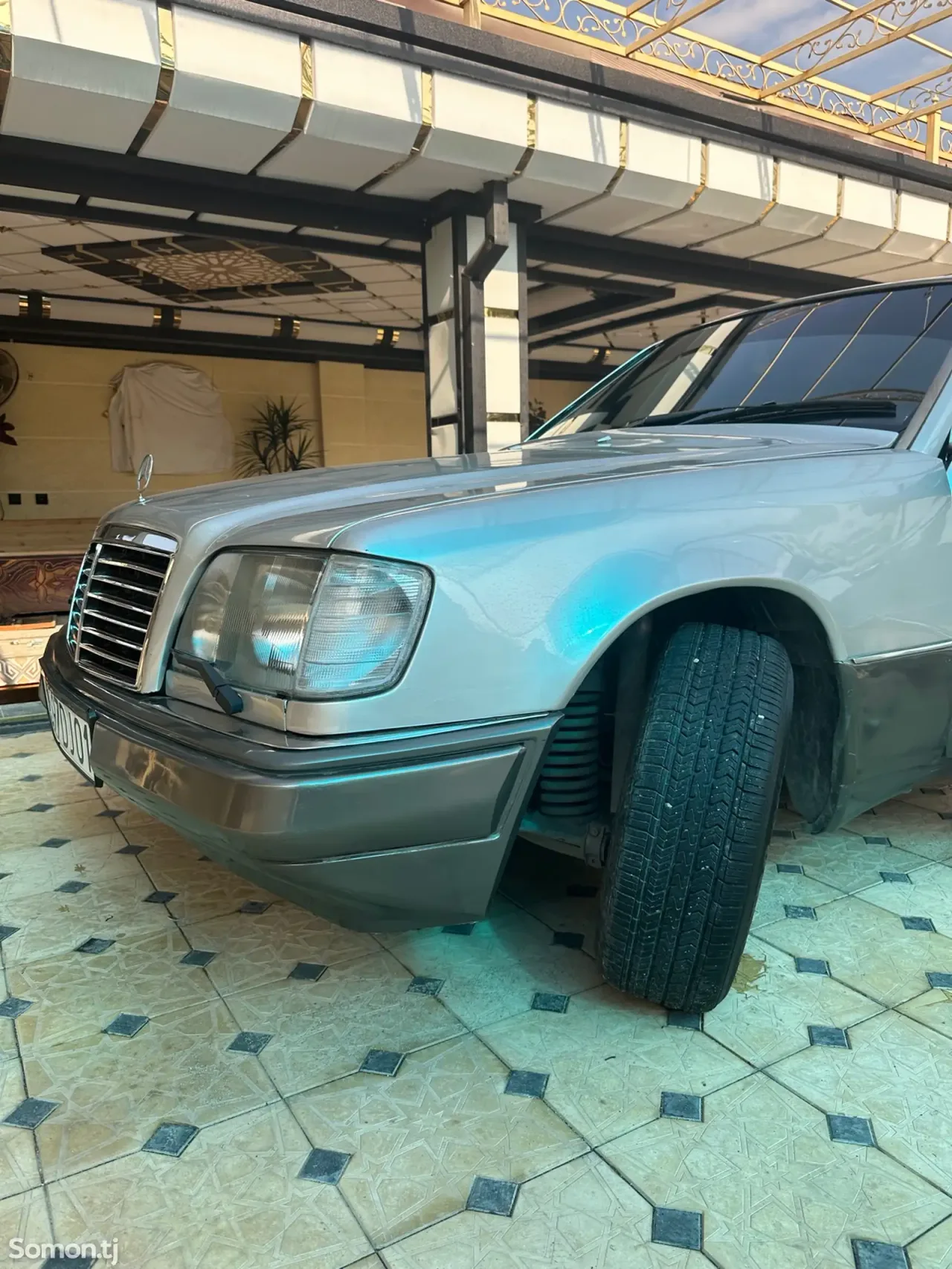 Mercedes-Benz E class 1994 · 2.0 AT