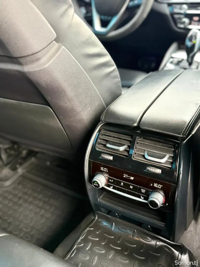 BMW 5 series 2017 · 2.0 AT