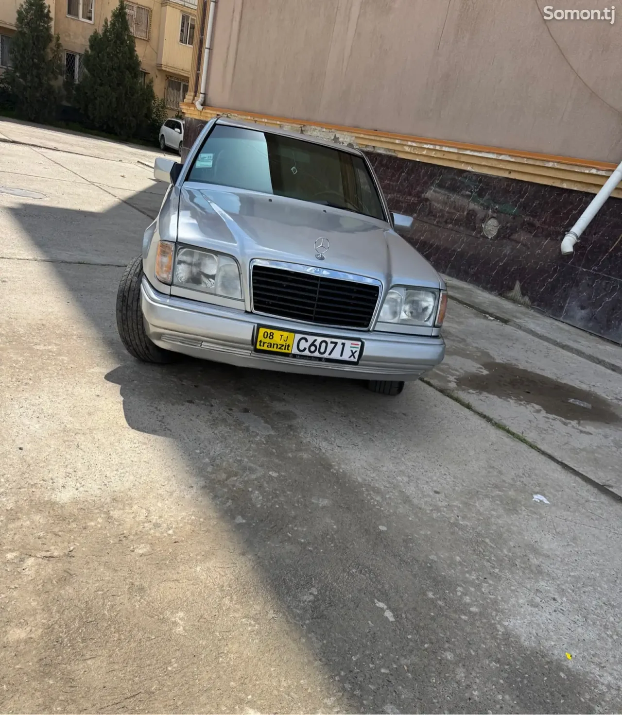 Mercedes-Benz W124 1992 · 2.0 MT