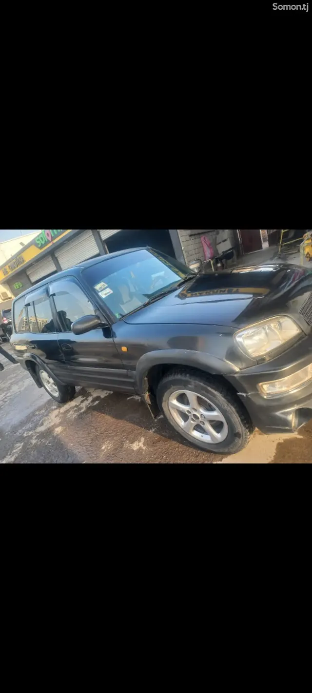 Toyota RAV 4 1996 · 2.0 AT