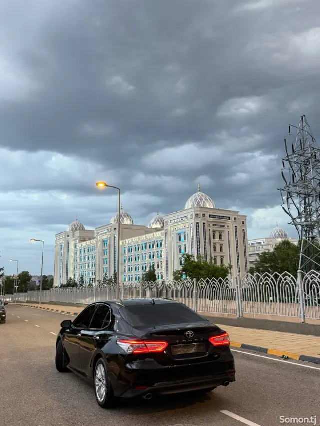 Toyota Camry 2019 · 3.5 AT