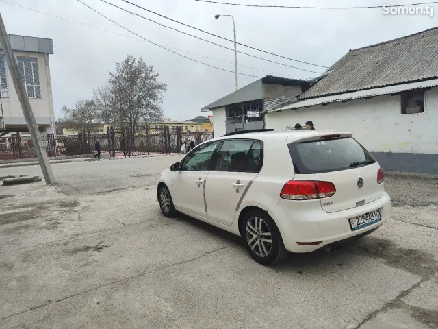 Volkswagen Golf 2011 · 2.0 AT