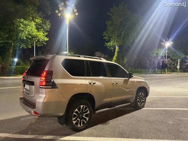 Toyota Land Cruiser Prado 2020 · 2.8 AT