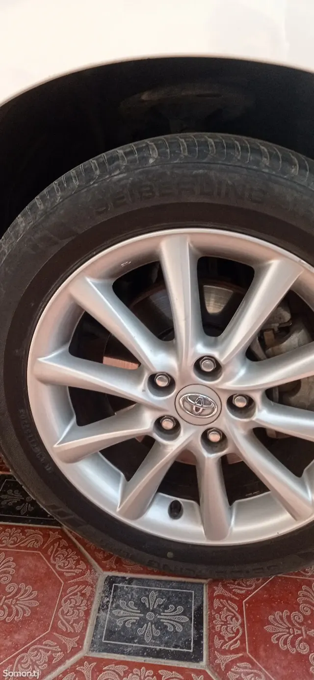 Toyota Estima 2009 · 2.4 AT