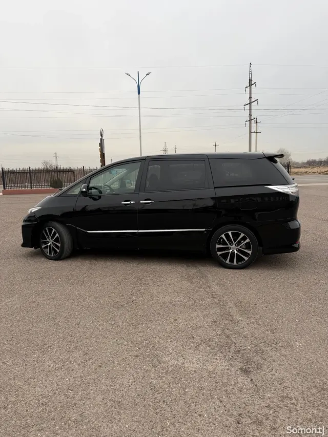 Toyota Estima 2014 · 2.4 AT