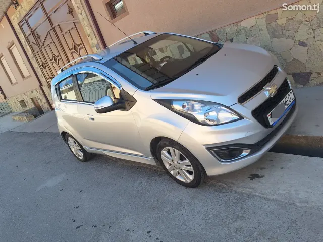 Chevrolet Spark 2014 · 1.1 AT