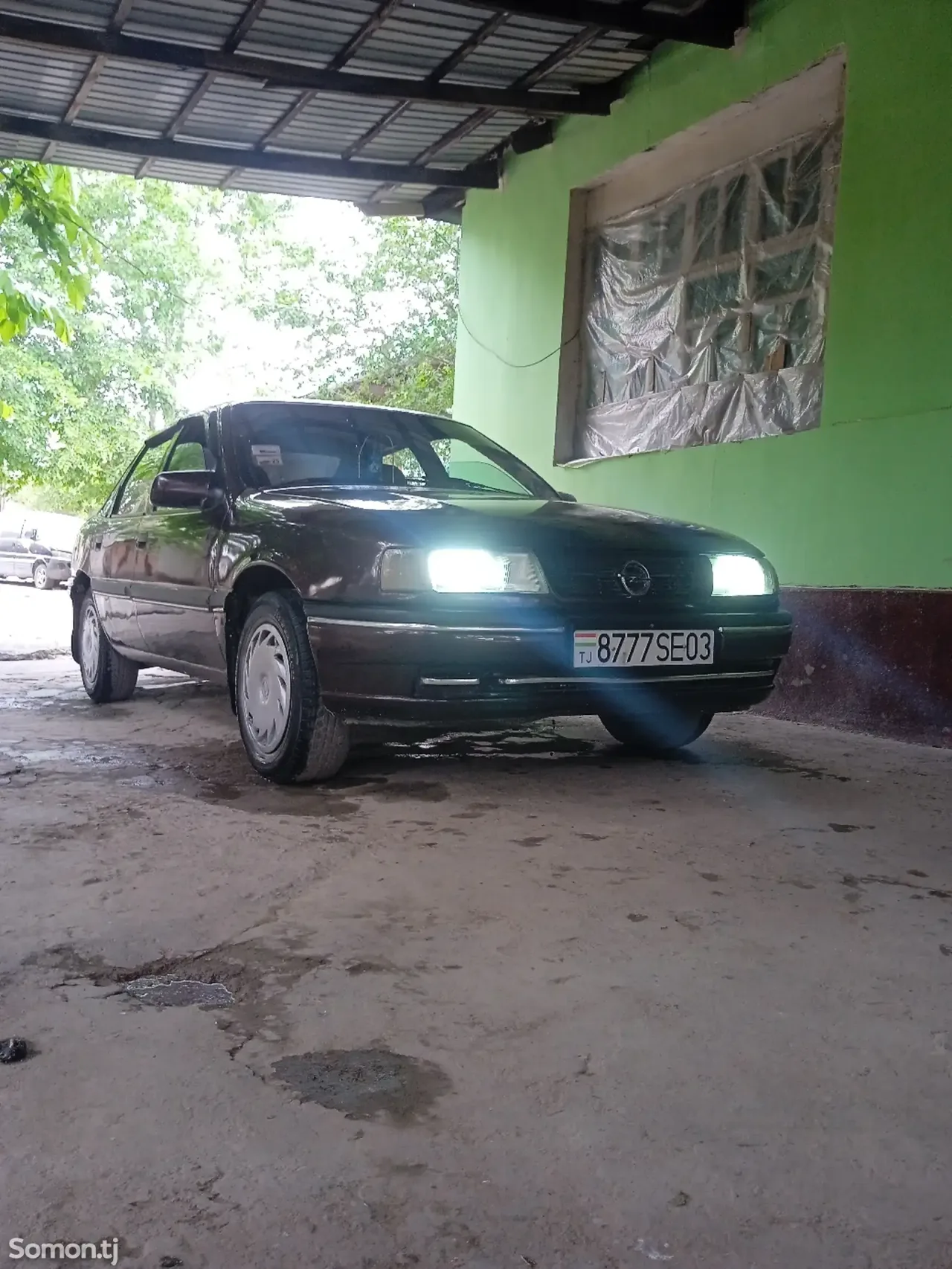 Opel Vectra A 1990 · 1.8 MT