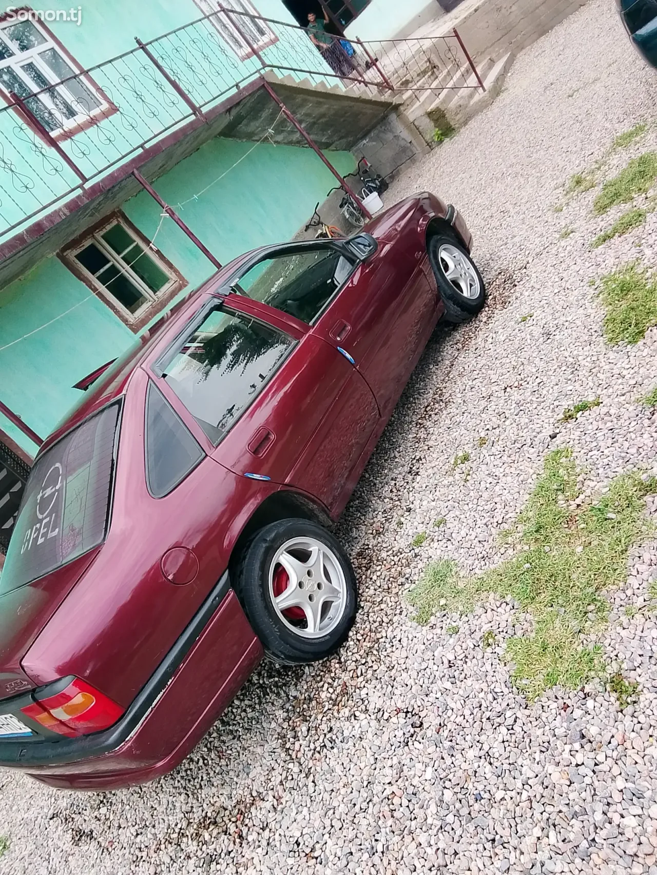 Opel Vectra B 1991 · 0.6 MT