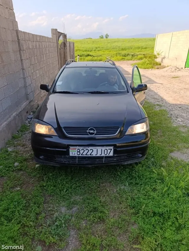 Opel Astra G 1999 · 1.6 MT