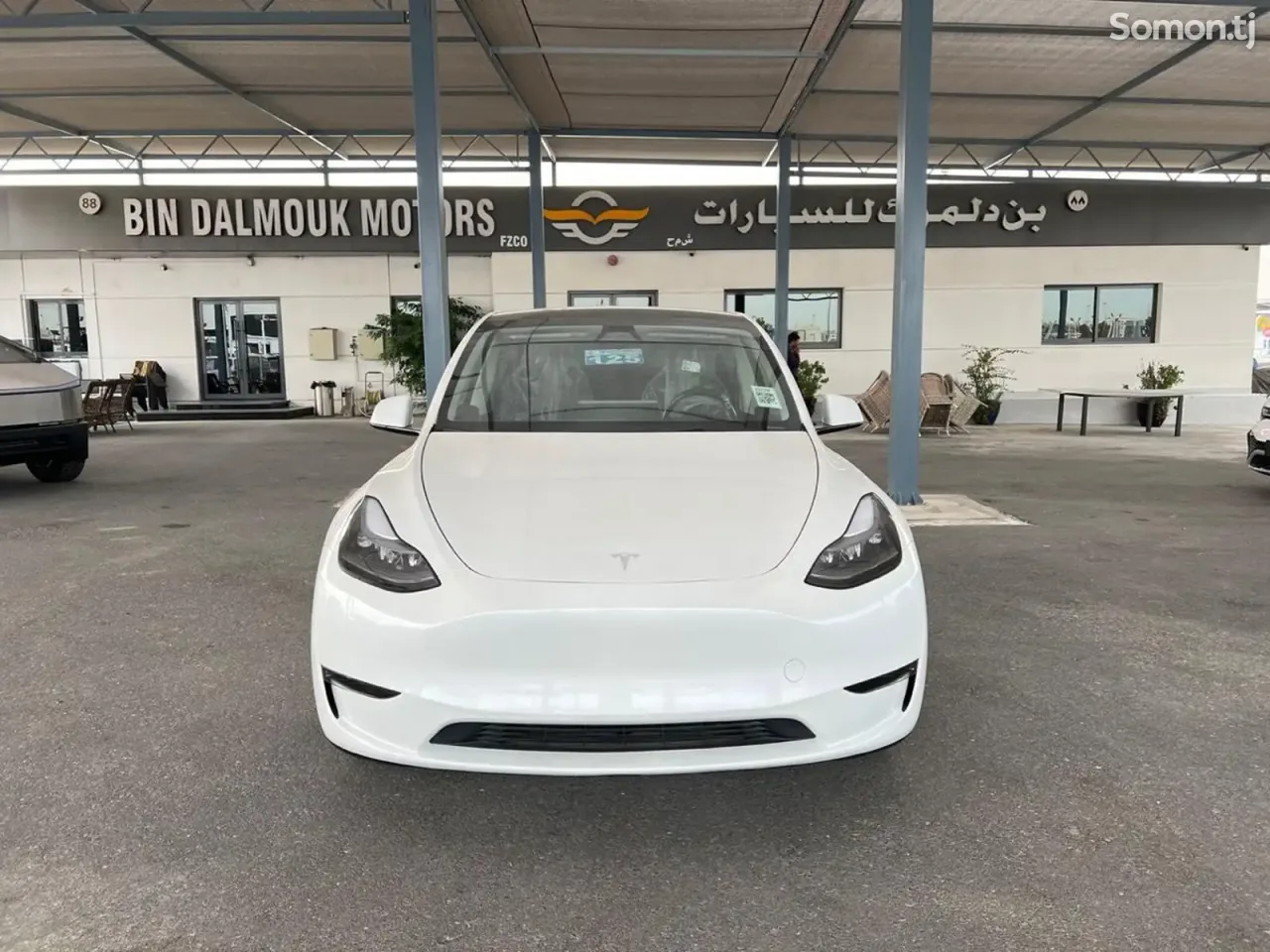 Tesla Model Y 2025 · 5.0 AT