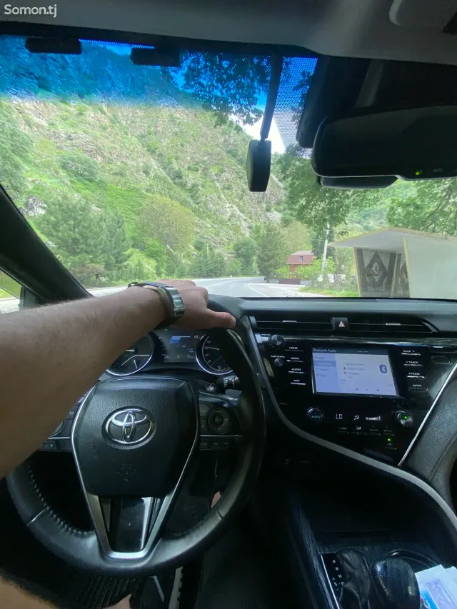 Toyota Camry 2018 · 2.5 AT
