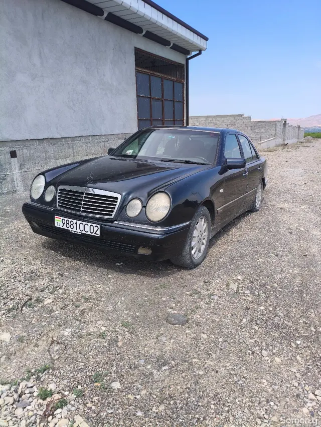 Mercedes-Benz E class 1996 · 3.2 AT