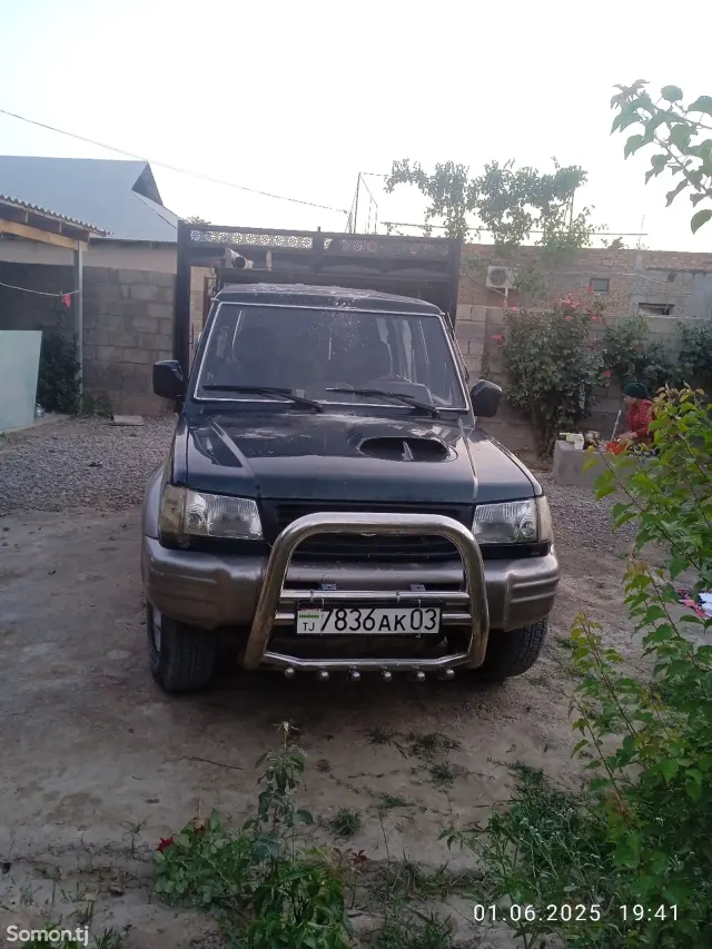 Hyundai Galloper 1999 · 2.3 MT
