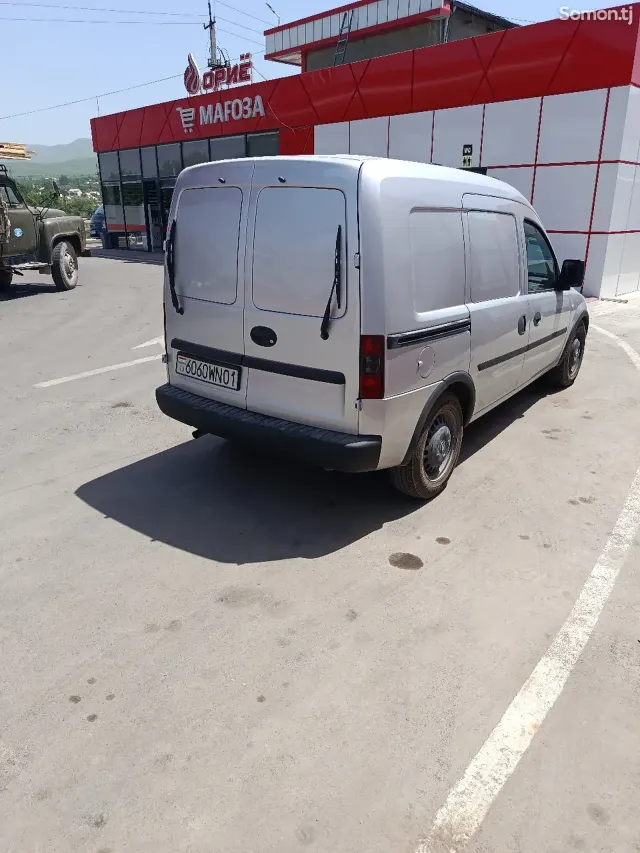 Opel Combo 2009 · 1.8 MT