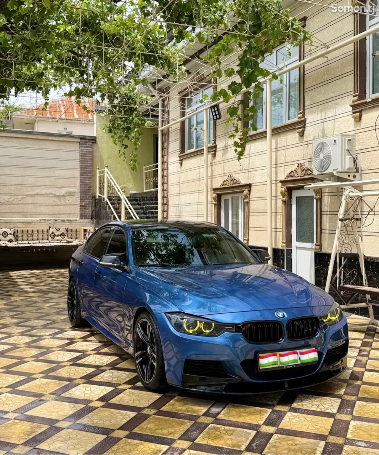BMW 3 series 2013 · 2.0 AT