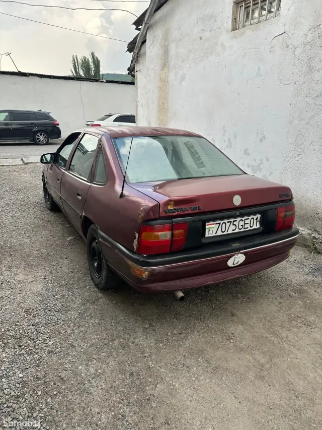 Opel Vectra A 1995 · 1.6 MT