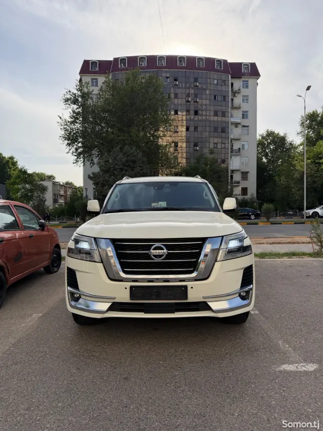 Nissan Patrol 2014 · 5.7 AT