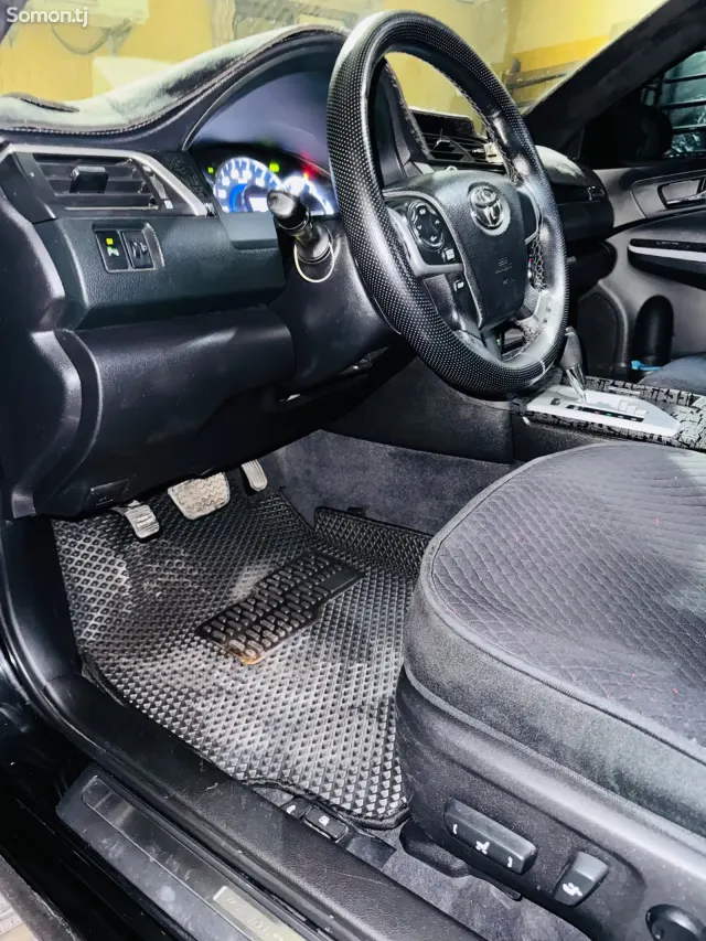Toyota Camry 2014 · 2.5 AT