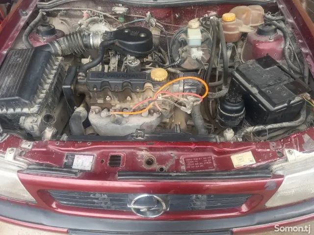 Opel Astra F 1994 · 1.6 MT