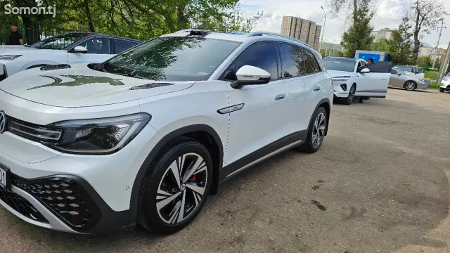 Volkswagen ID.6 2023 · AMT