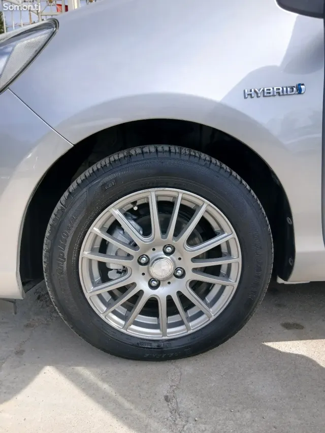 Toyota Aqua 2015 · 1.5 AT