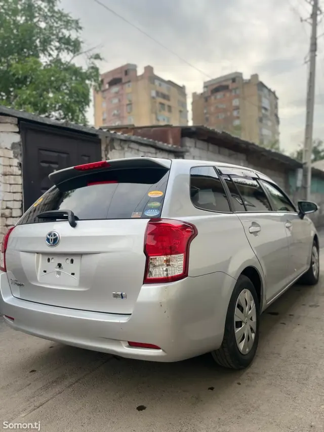 Toyota Fielder 2015 · 1.5 AT