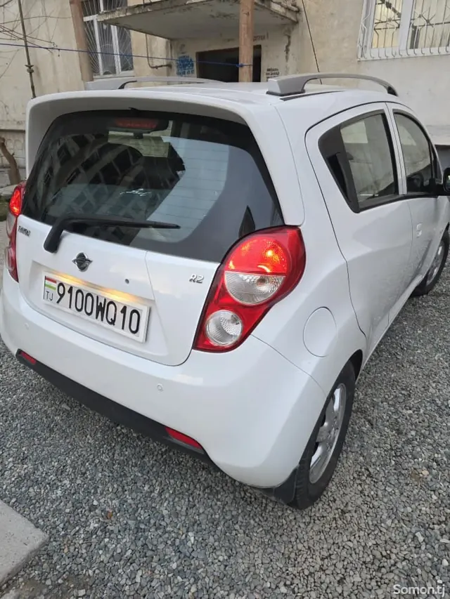 Chevrolet Spark 2017 · 1.1 AT