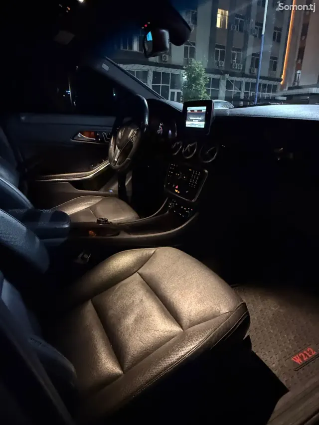 Mercedes-Benz CLA-Class 2015 · 2.0 AT