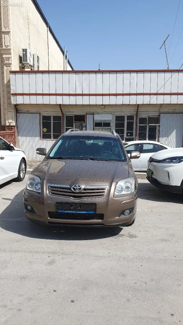 Toyota Avensis 2005 · 1.8 AT