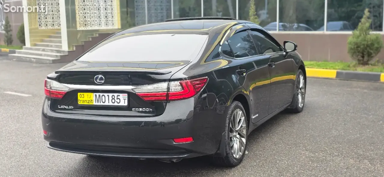 Lexus ES series 2017 · 3.0 AT