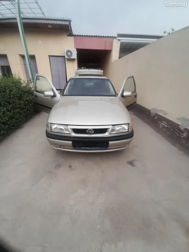 Opel Vectra A 1994 · 1.6 MT