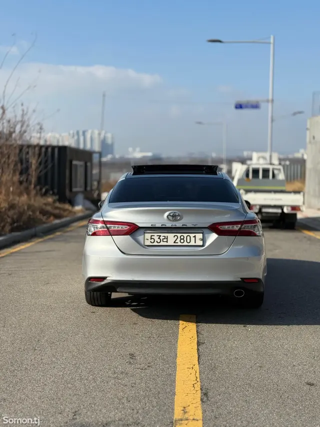 Toyota Camry 2018 · 2.5 AT
