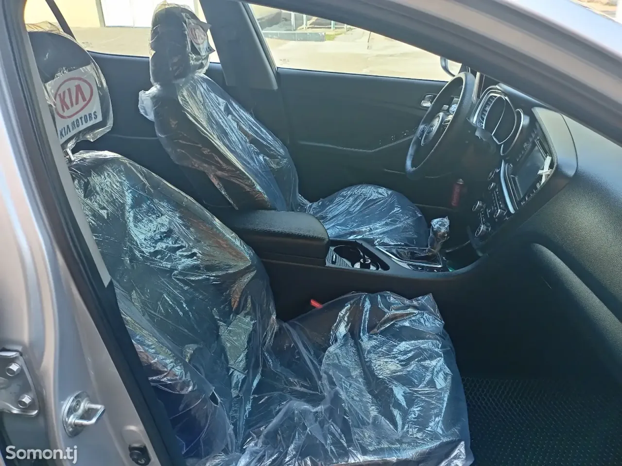 Kia K5 2015 · 2.0 AT