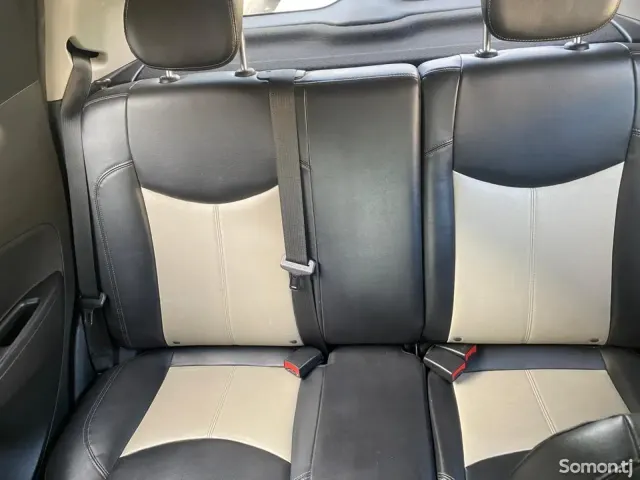 Chevrolet Spark 2015 · 1.0 AT