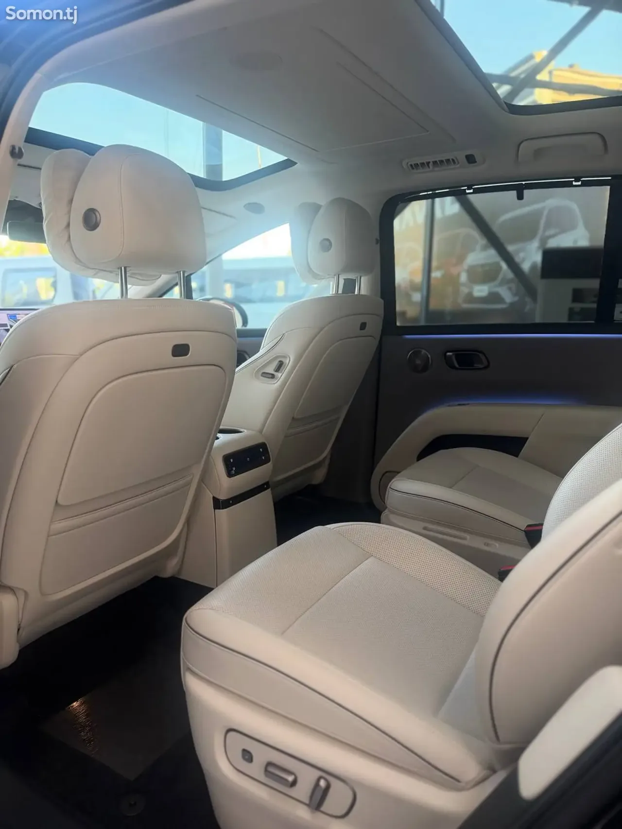 Li Auto (Lixiang) i8 2025 · AT