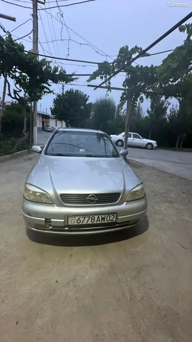 Opel Astra G 1999 · 1.6 MT