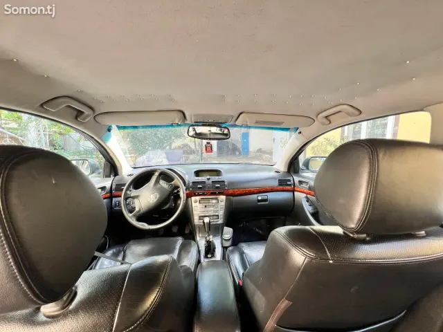 Toyota Avensis 2006 · 2.0 MT