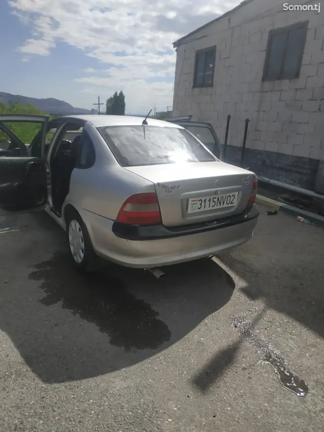 Opel Vectra B 1997 · 1.6 MT