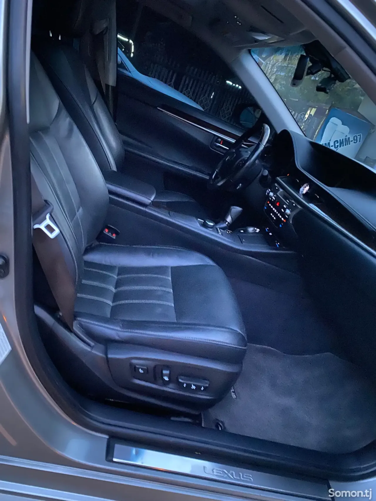 Lexus ES series 2016 · 2.5 AT