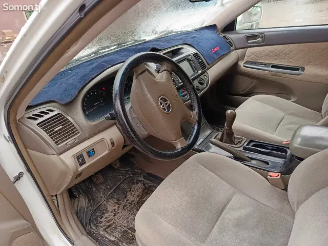 Toyota Camry 2005 · 2.4 MT