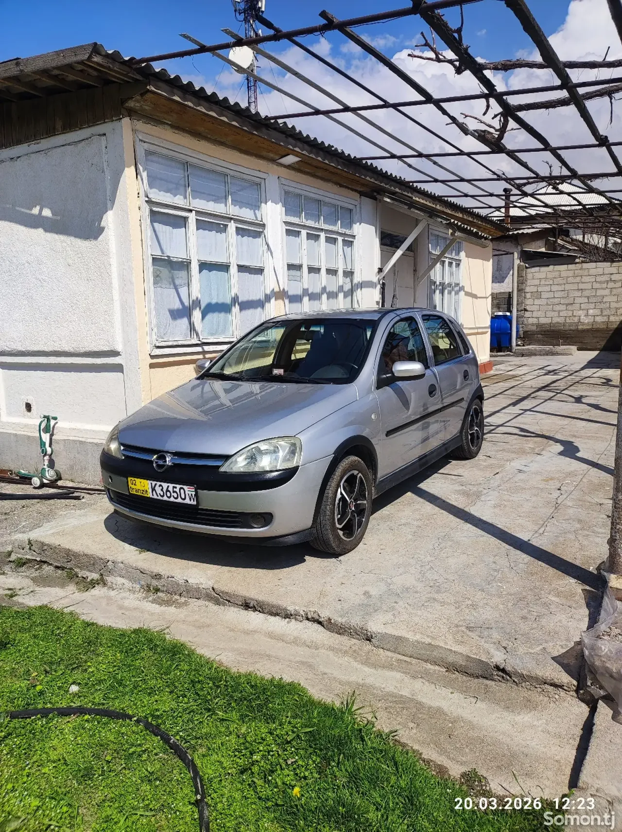 Opel Corsa 2006 · 1.7 MT