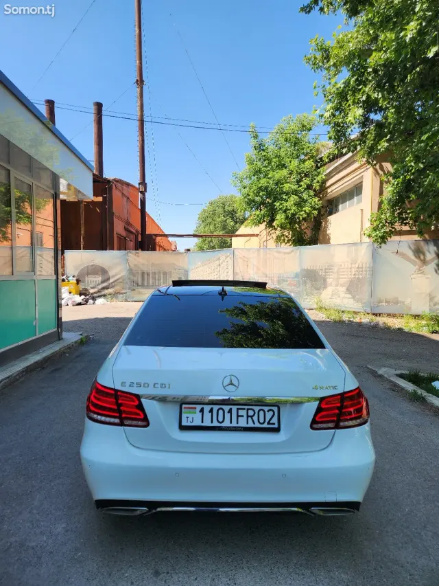 Mercedes-Benz E class 2014 · 2.5 AT